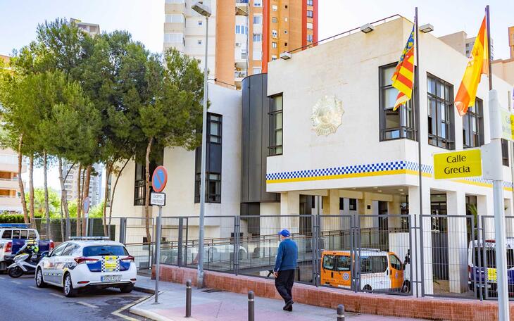 La Policía Local detiene a dos sospechosos de casi medio centenar de robos en coches en el Rincón de Loix